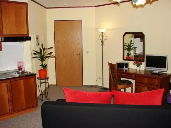 هتل Aparthaus Waren