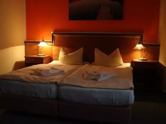 هتل Aparthaus Waren