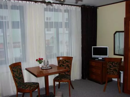 هتل Aparthaus Waren