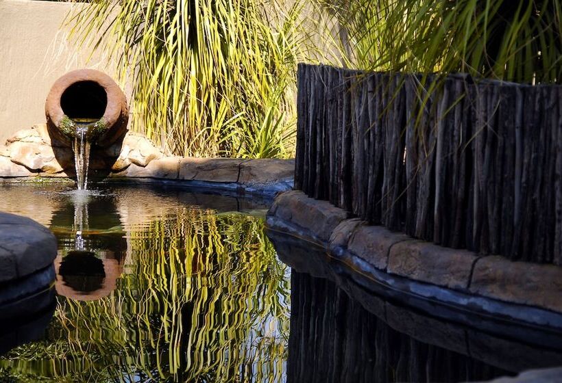 فندق Waterfalls Boutique