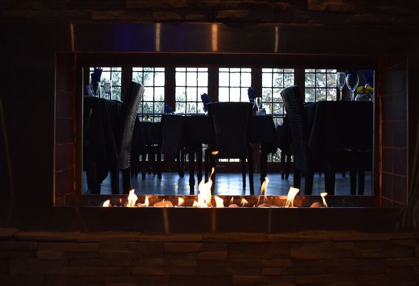 فندق Waterfalls Boutique