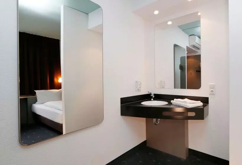 모텔 B&b Hotel Berlin Dreilinden