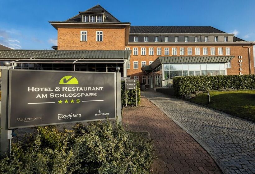 بنسيون Am Schlosspark