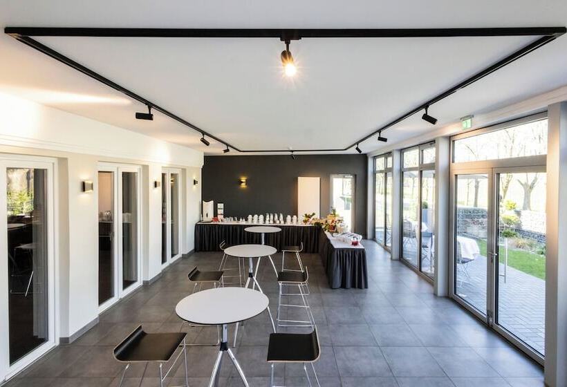 بنسيون Am Schlosspark