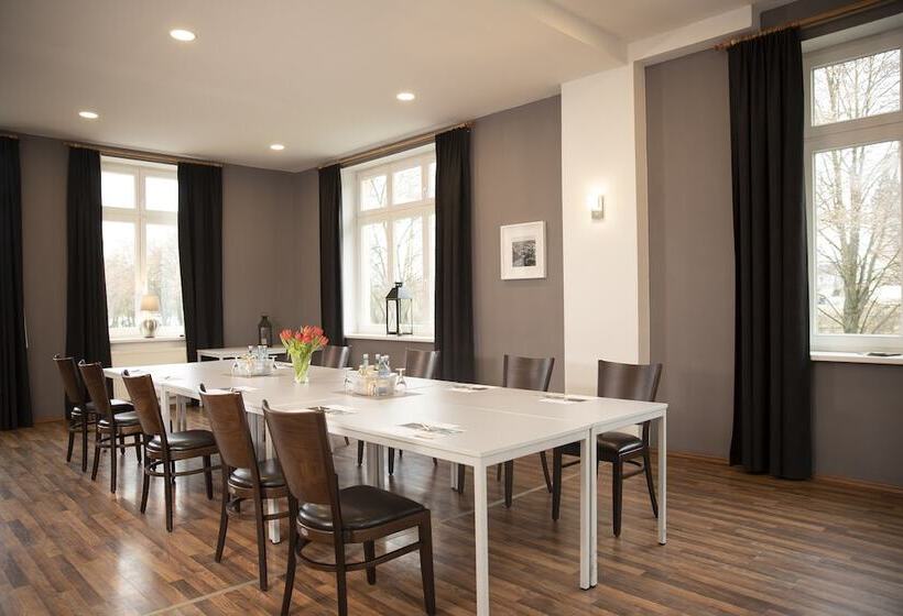 بنسيون Am Schlosspark