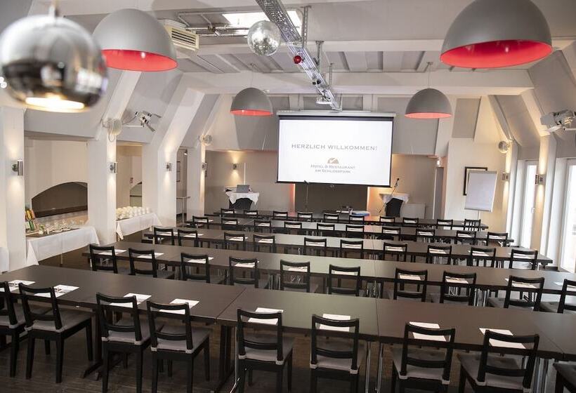 بنسيون Am Schlosspark