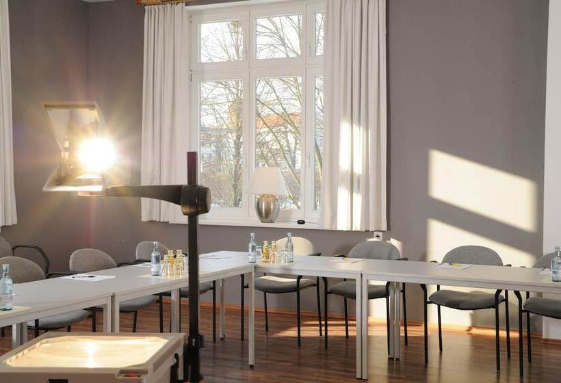 بنسيون Am Schlosspark