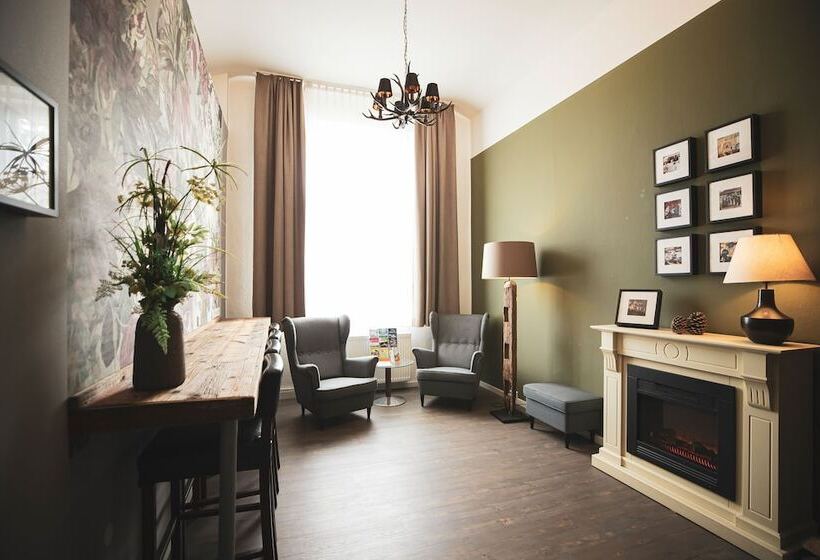 بنسيون Am Schlosspark