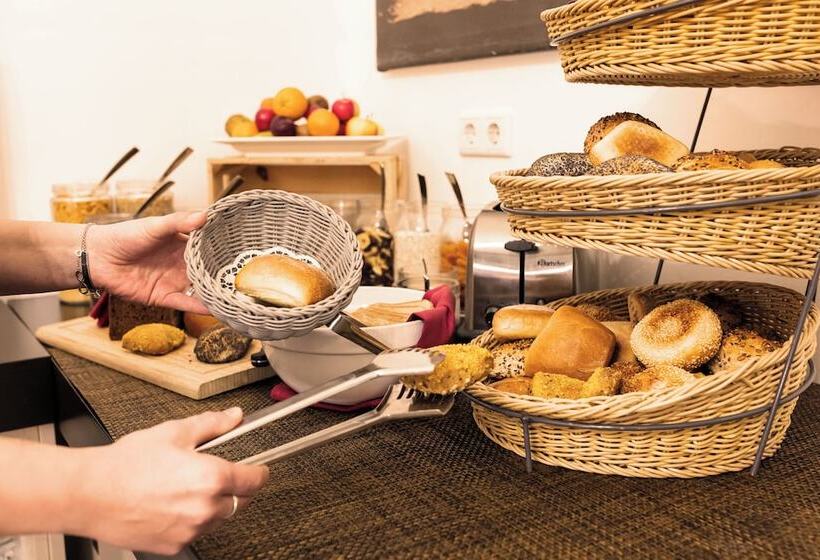 بنسيون Am Schlosspark