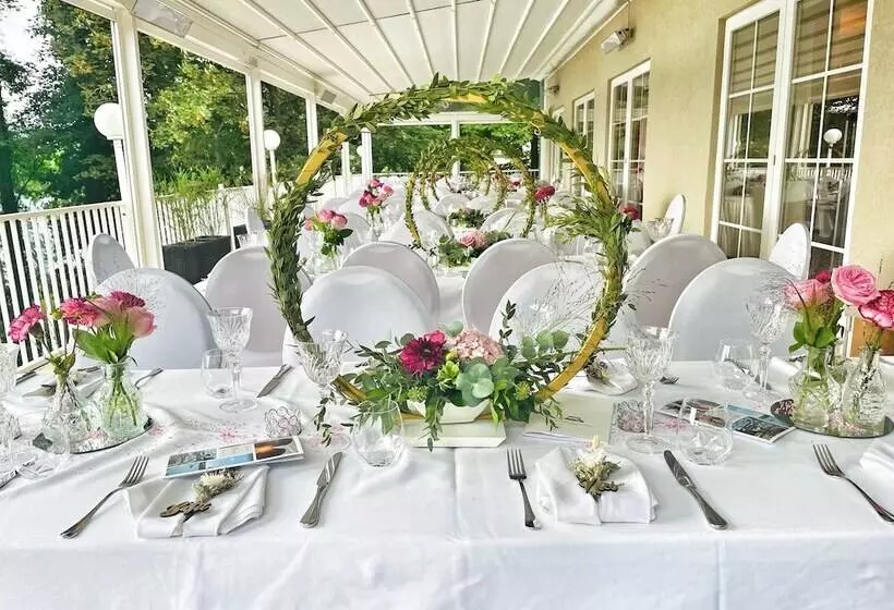 Strandhotel Vier Jahreszeiten Buckow