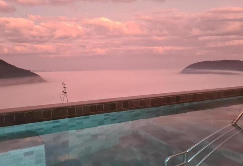 هتل Laghetto   Chateau Du Golden Gramado