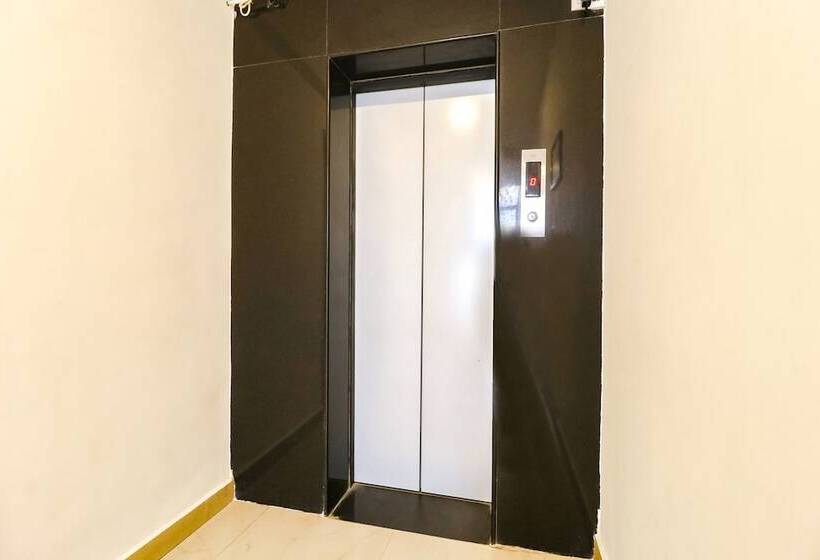 Отель Fabexpress Athasri Inn Hsr