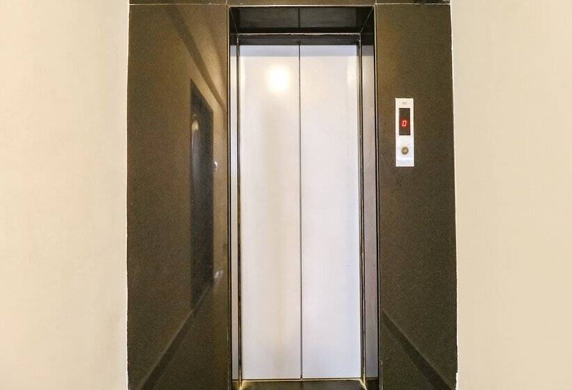 Отель Fabexpress Athasri Inn Hsr