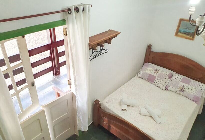 پانسیون Pouso Das Folhas