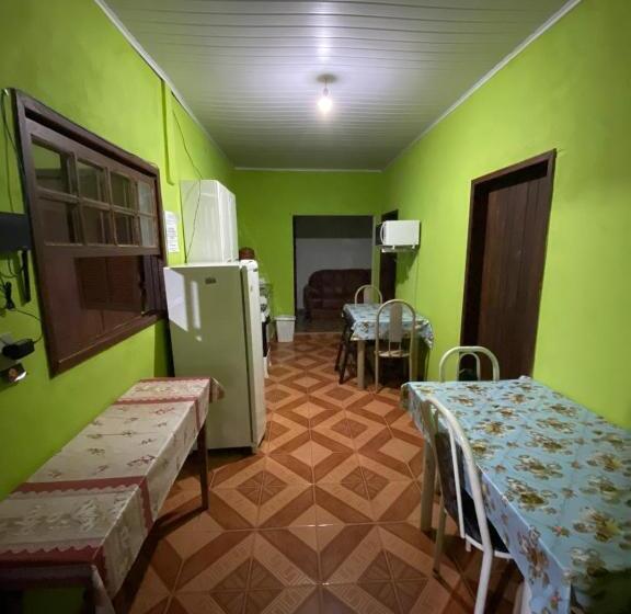 پانسیون Pouso Das Folhas