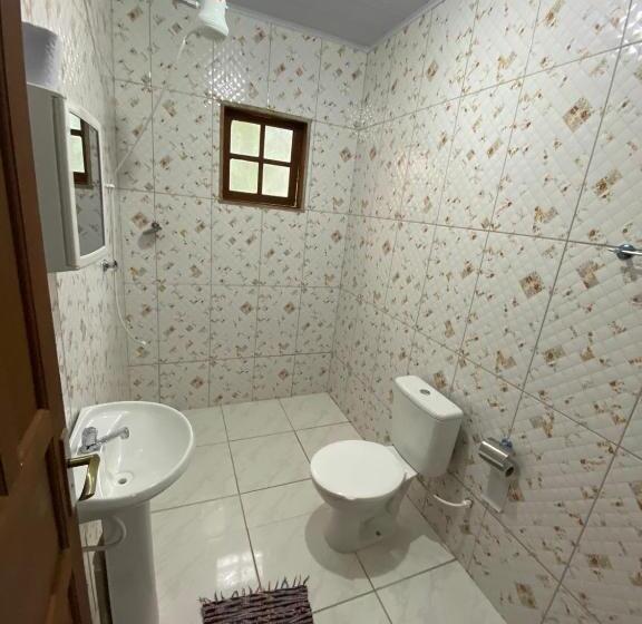 پانسیون Pouso Das Folhas