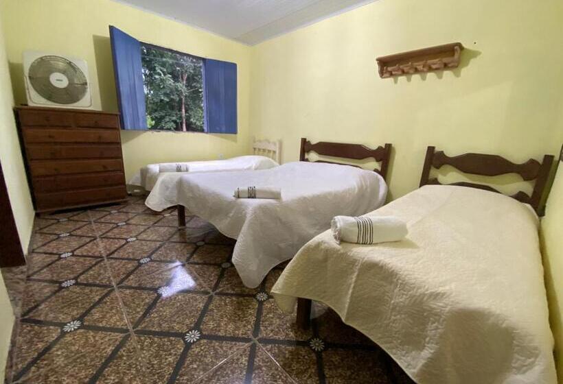 پانسیون Pouso Das Folhas