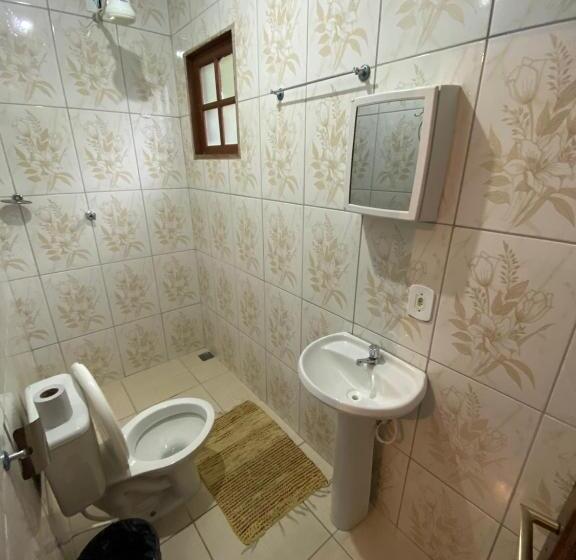 پانسیون Pouso Das Folhas