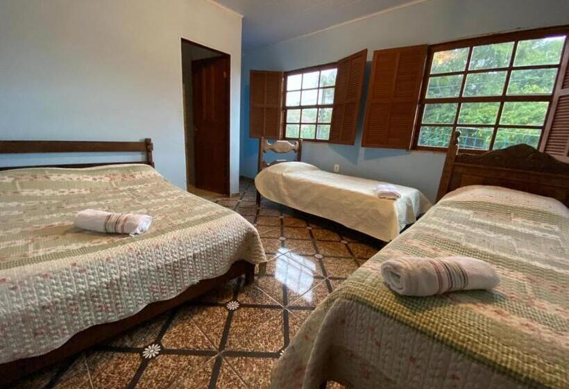 پانسیون Pouso Das Folhas