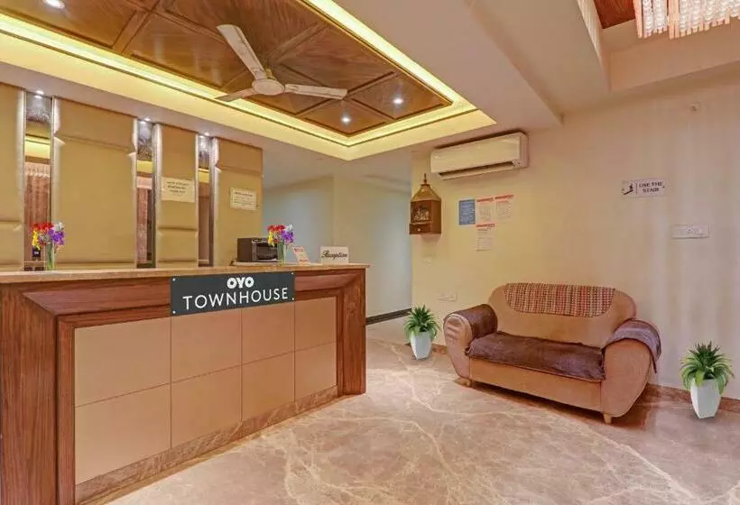 Townhouse Hotel Spotlight