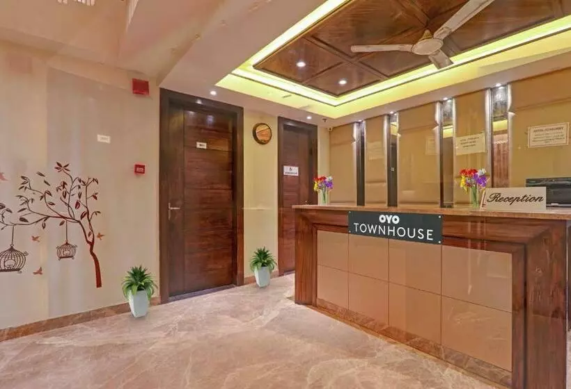 Townhouse Hotel Spotlight