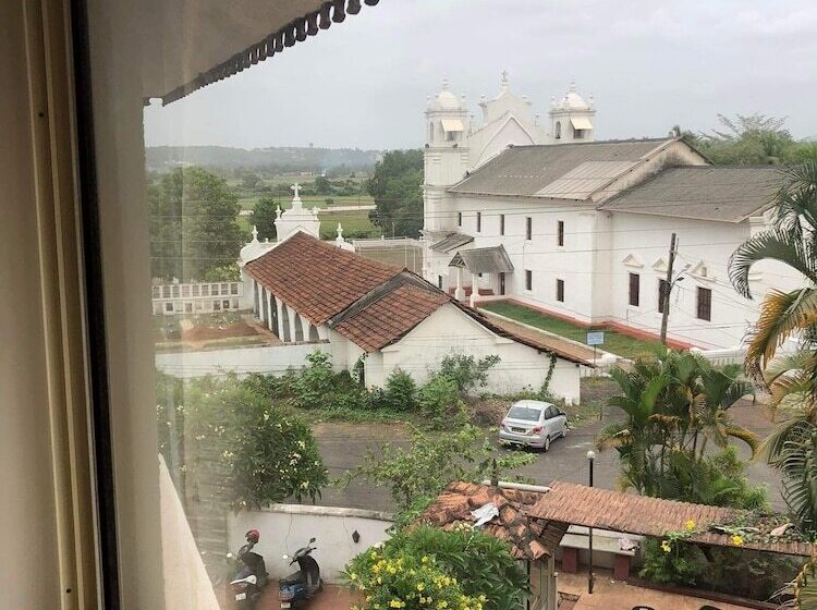 Water Villa With Feild View