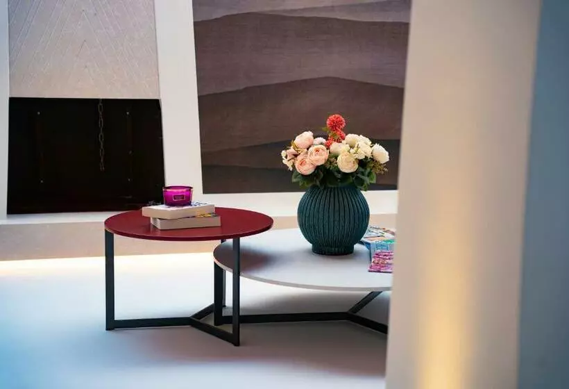 ベッドアンドブレックファースト La Maison   Boutique Rooms
