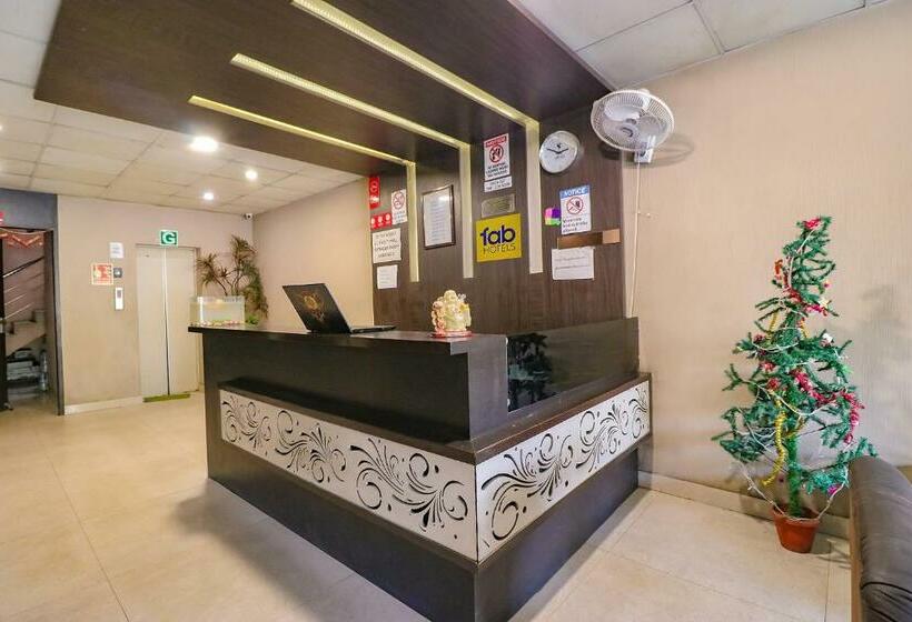 فندق Super Collection O Model Town Road Near Bus Stand Formerly Grey Paradise