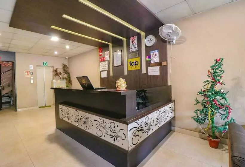 Hotelli Super Collection O Model Town Road Near Bus Stand Formerly Grey Paradise
