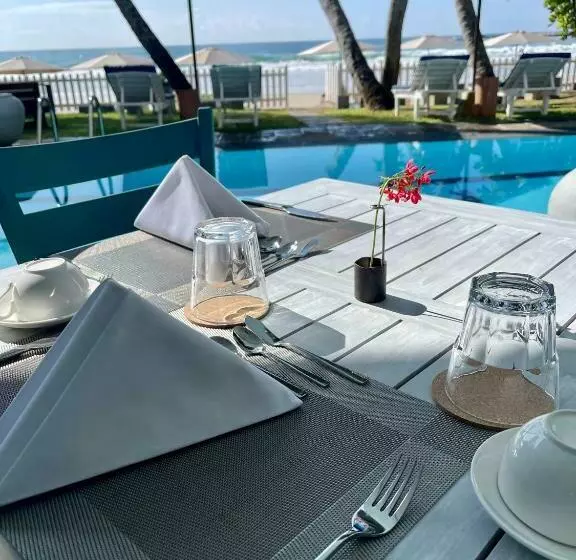 Smeralda Beach Hotel Dikwella
