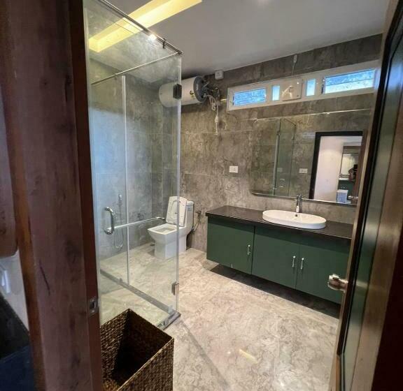 Отель The Convoy