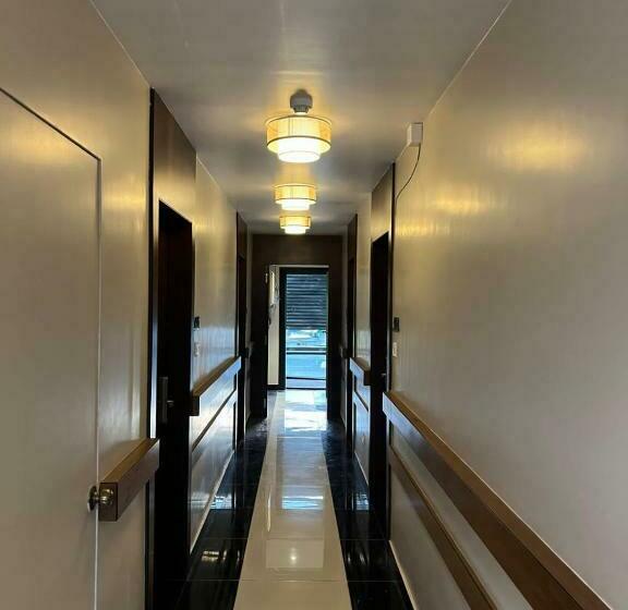 Отель The Convoy