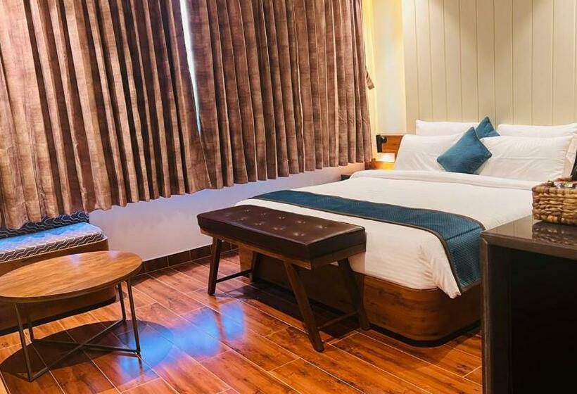 Отель The Convoy