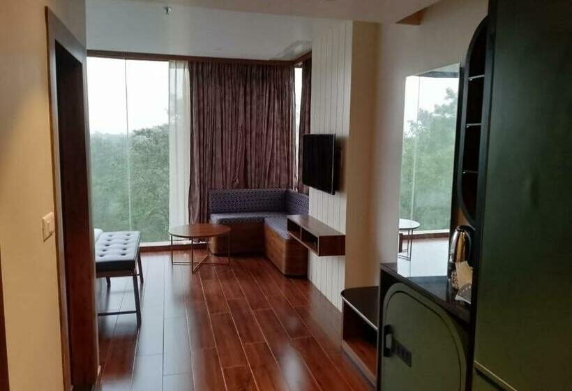 Отель The Convoy