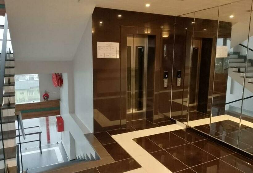 Отель The Convoy