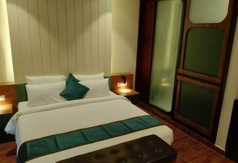 Отель The Convoy