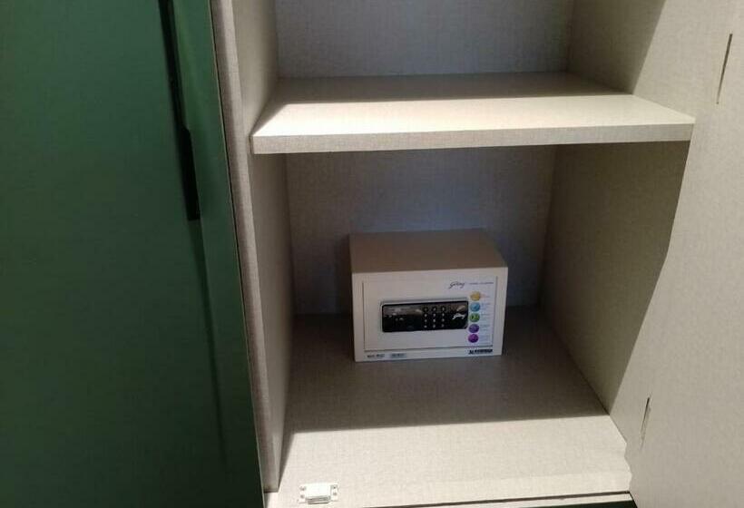 Отель The Convoy