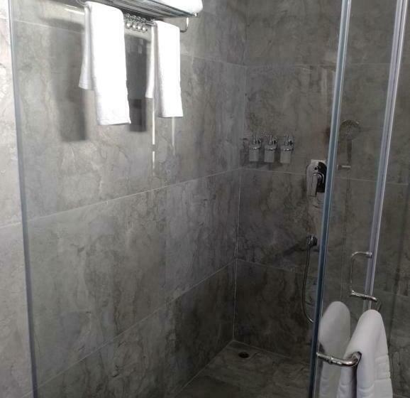 Отель The Convoy