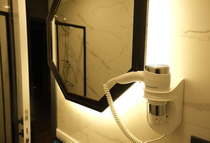 בית מלון כפרי The Pearl Airport