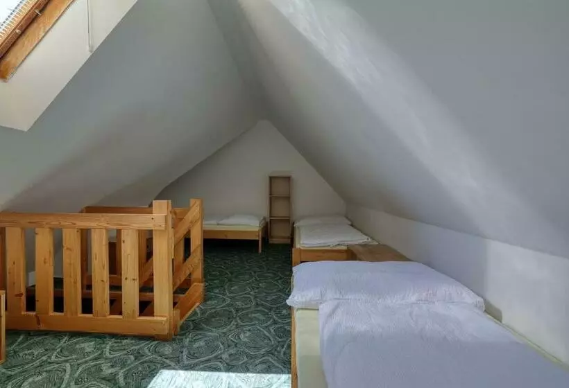 Majatalo Ramzovka   Bývalý Penzion Anna