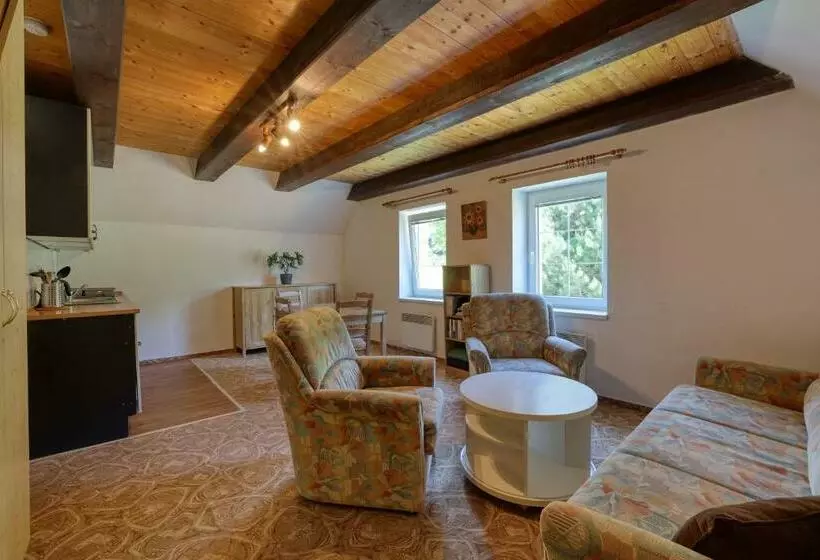 Majatalo Ramzovka   Bývalý Penzion Anna