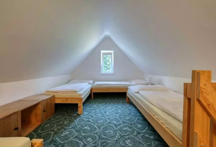 Majatalo Ramzovka   Bývalý Penzion Anna