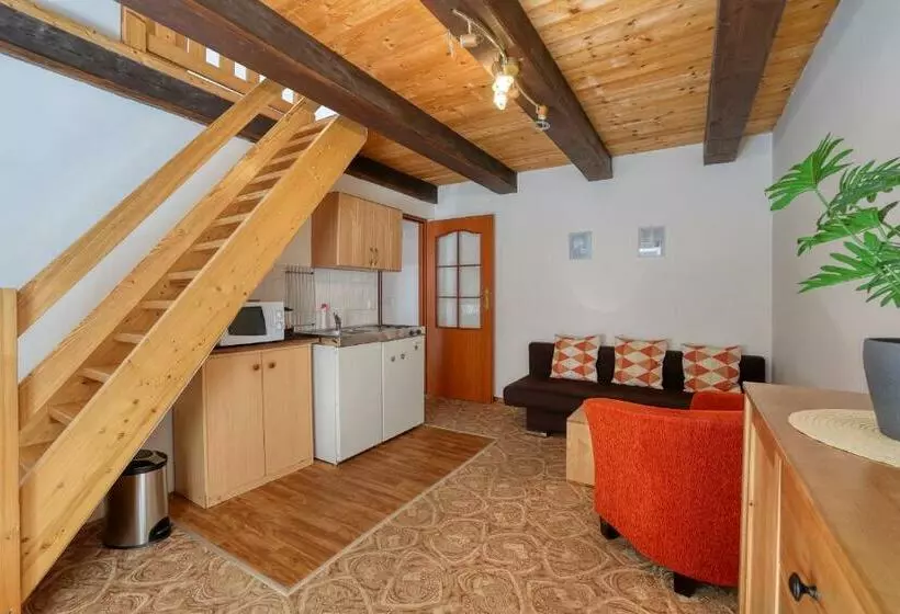 Majatalo Ramzovka   Bývalý Penzion Anna