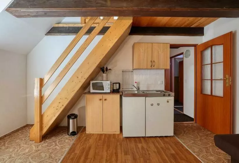 Majatalo Ramzovka   Bývalý Penzion Anna