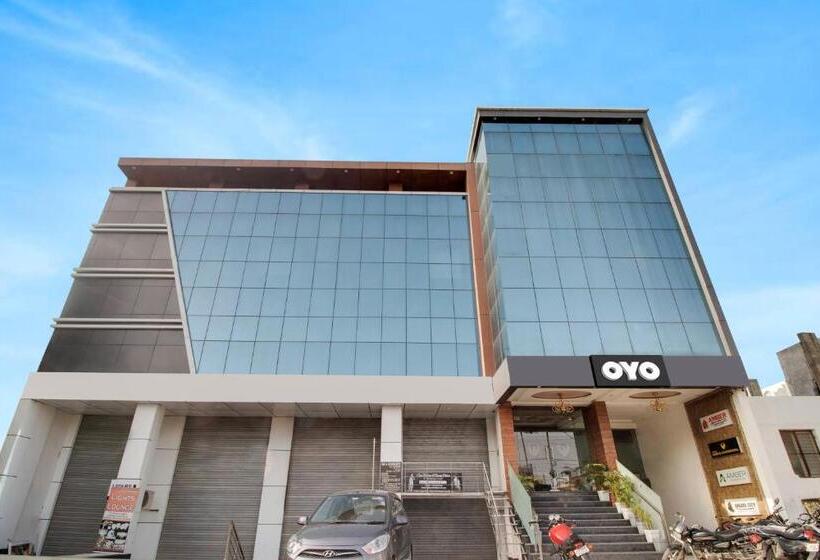 ホテル Super Collection O Bareilly Near Satellite Bus Stand Formerly Amber Heights