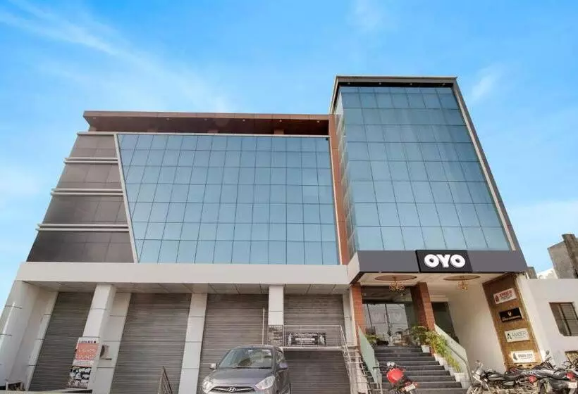 ホテル Super Collection O Bareilly Near Satellite Bus Stand Formerly Amber Heights