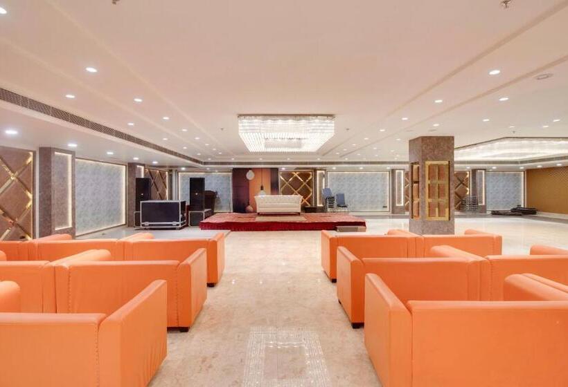 ホテル Super Collection O Bareilly Near Satellite Bus Stand Formerly Amber Heights