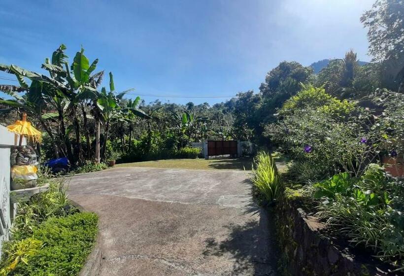 ユースホステル Manigelang Villa