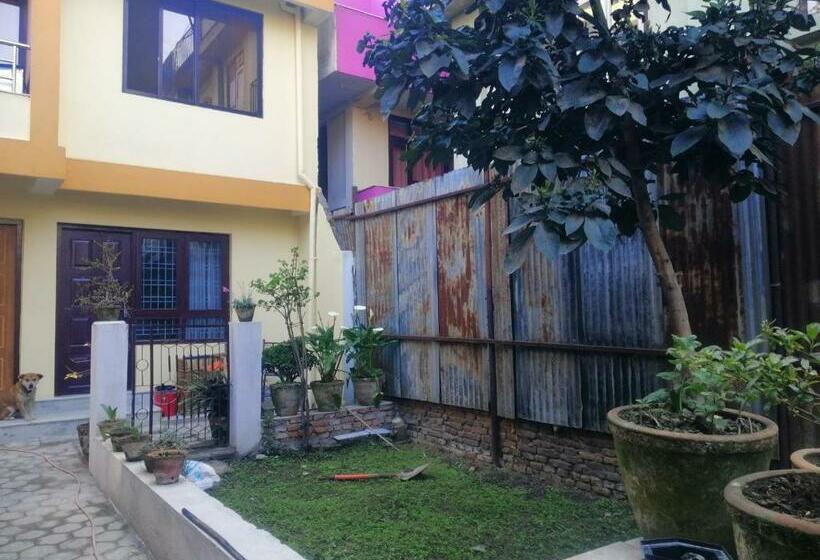 تختخواب و صبحانه A Newa Home