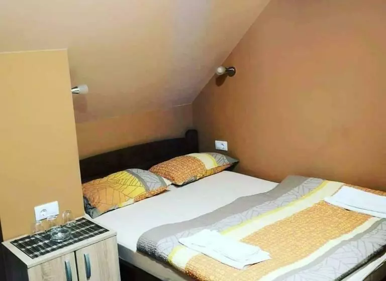 تختخواب و صبحانه Letnjikovac Rooms